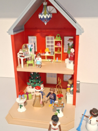 Woonhuis in kerstsfeer (17559)