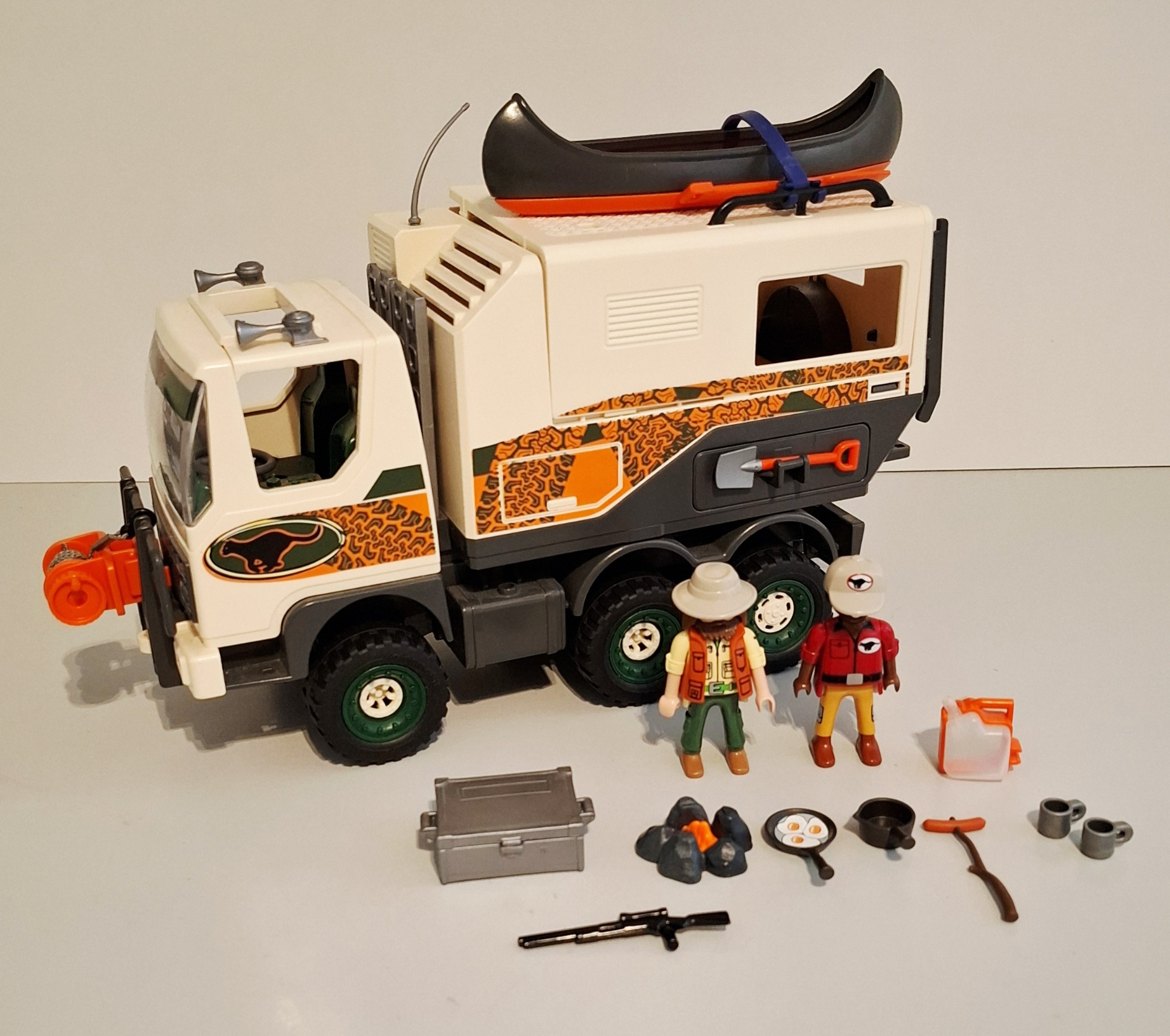 Adventure truck (16654)