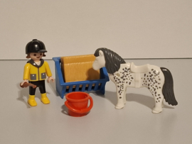 Meisje met pony (16054)