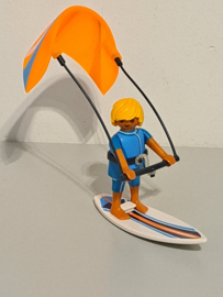 Kite surfer (15616)