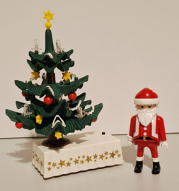 Kerstman met kerstboom met verlichting (17354)