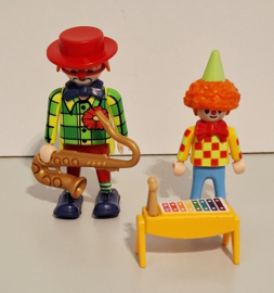 Clowns (16680)