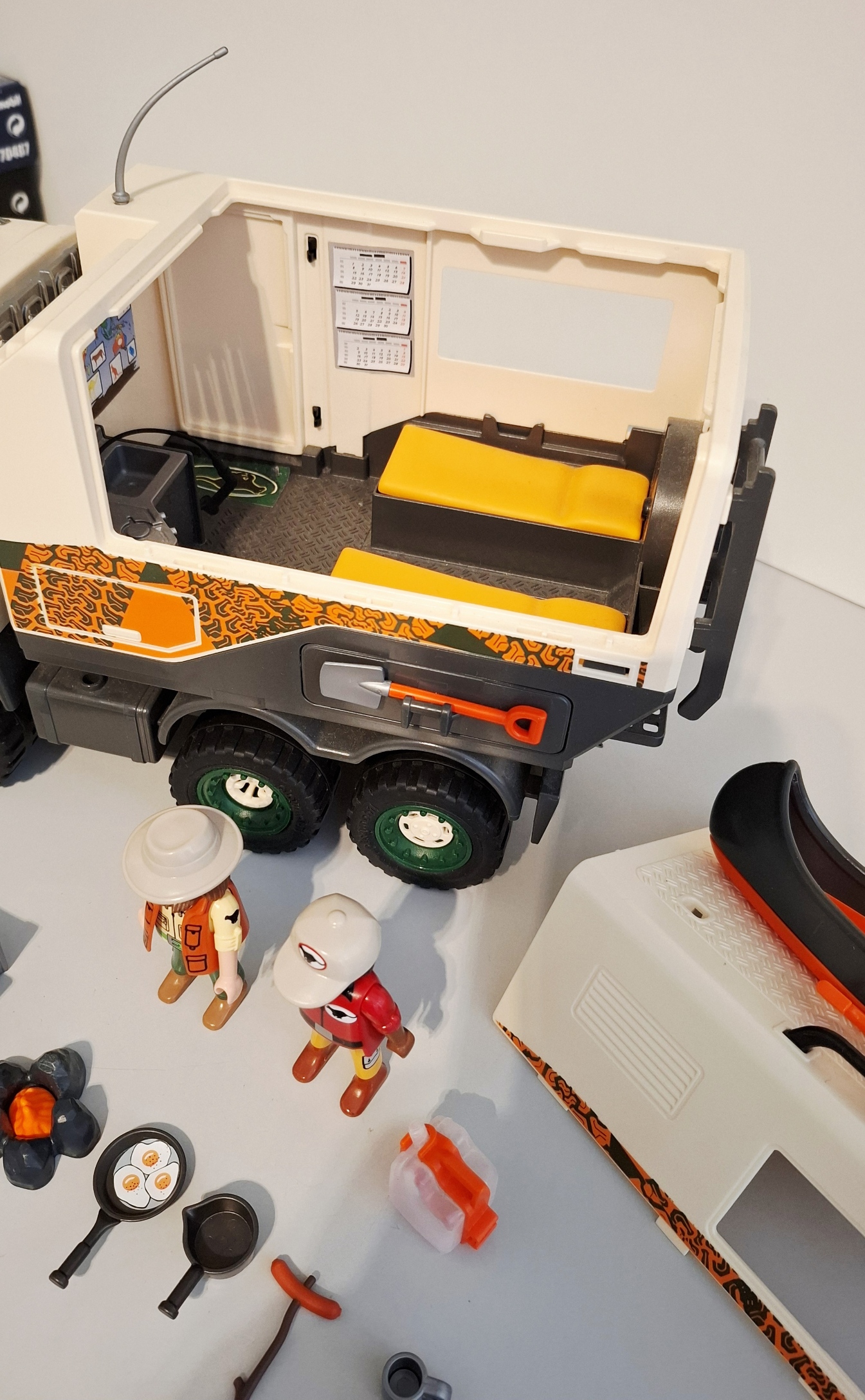 Adventure truck (16654)