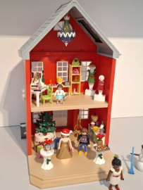 Woonhuis in kerstsfeer (17559)