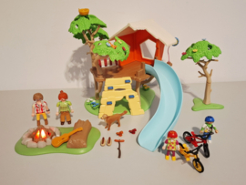 Boomhut met glijbaan (17019)