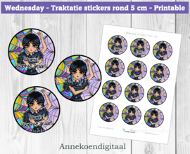 Wednesday traktatie stickers rond 5 cm dansend