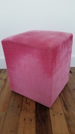Roze vierkanten stoffen poef van LifeStyle