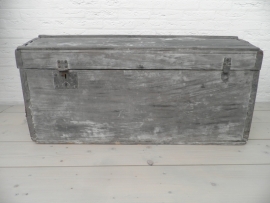 Grote grijze oude houten kist VERKOCHT