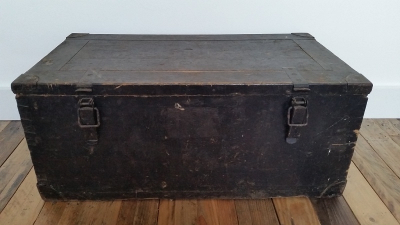 Oude zware zwarte houten kist VERKOCHT | UITVERKOCHT | Stijl Junkie