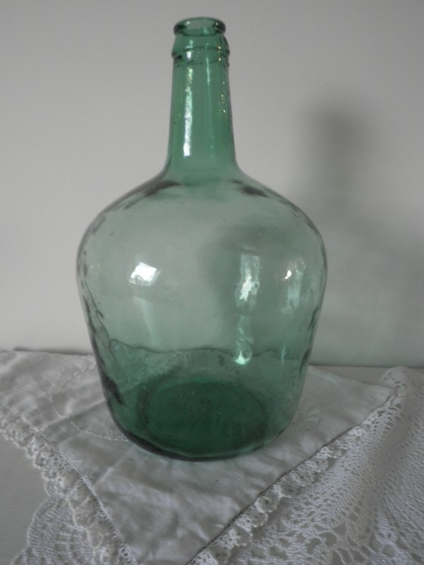 Groene kleine glazen flesvaas met smalle hals VERKOCHT