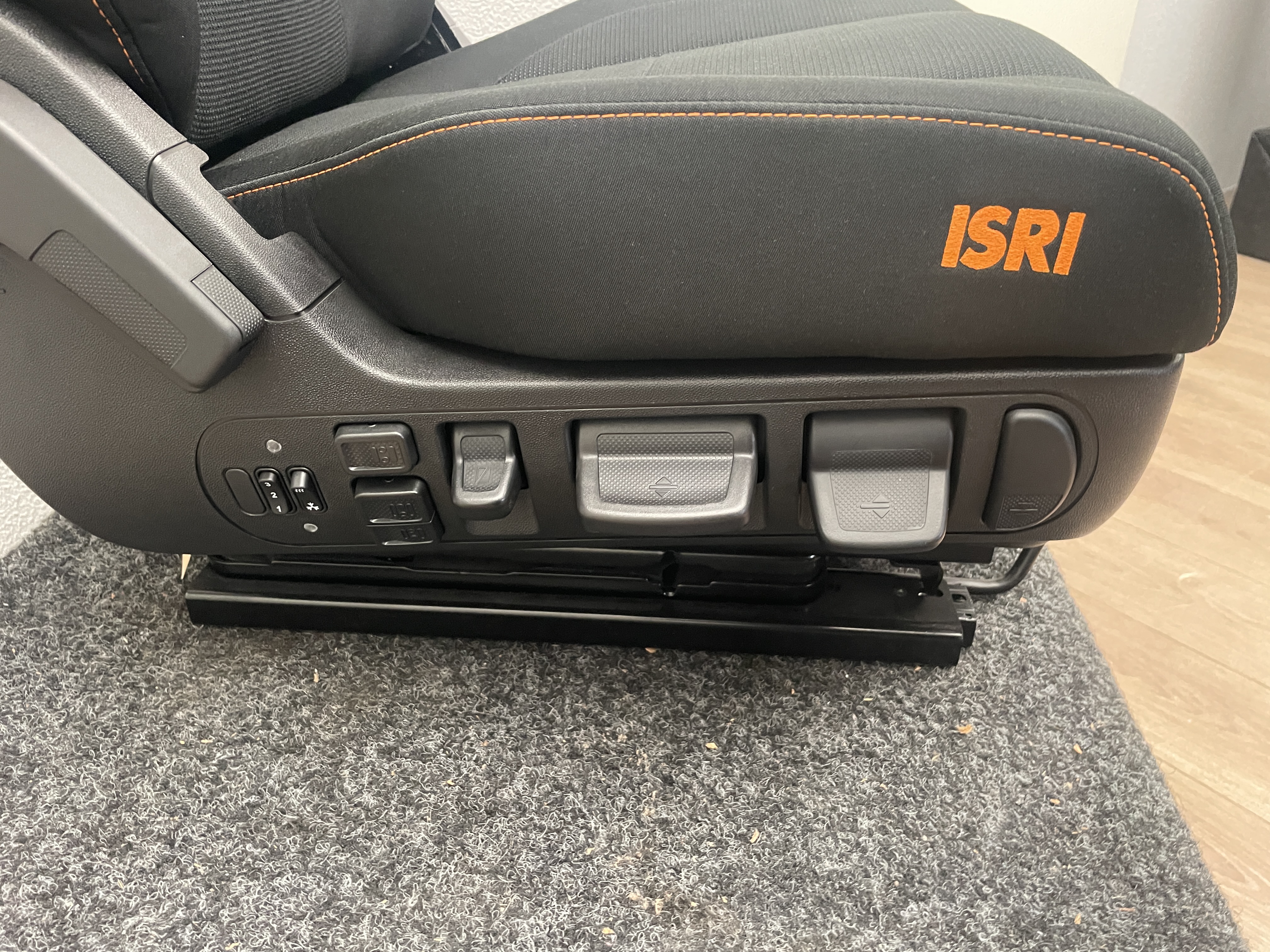 Isri nts 2 bus stoel