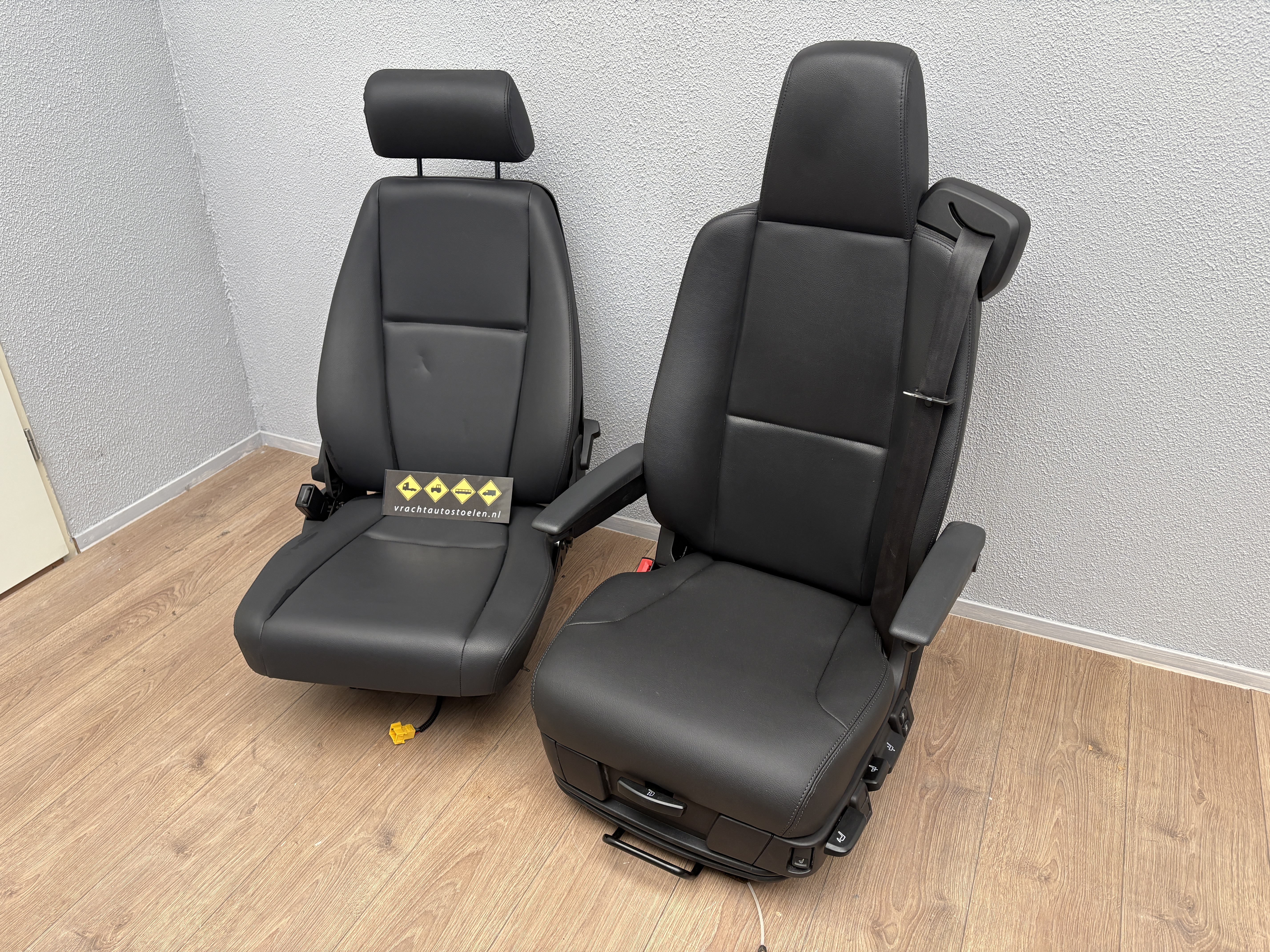 Kunstleer set Scania stoelen