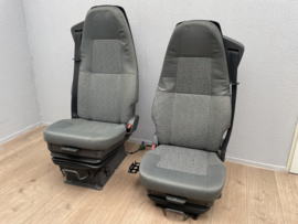 Set Volvo stoelen grijs stof luchtgeveerd