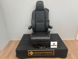 Scania  bestuurdersstoel  Recaro met griffioen logo  NextGen