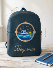 Rugzak jongens nautisch marineblauw kunstleer met geborduurde naam