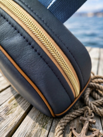 Rugzak jongens nautisch marineblauw kunstleer met geborduurde naam