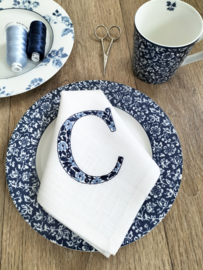 Landelijke linnen off white servet 'letter' gepersonaliseerd geborduurd blauw chinoiserie