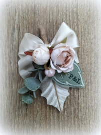 Corsage groen/roze tinten geborduurd rozenblad gepersonaliseerd kunstbloemen vilt