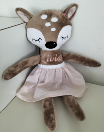 Knuffel hertje met geborduurde naam