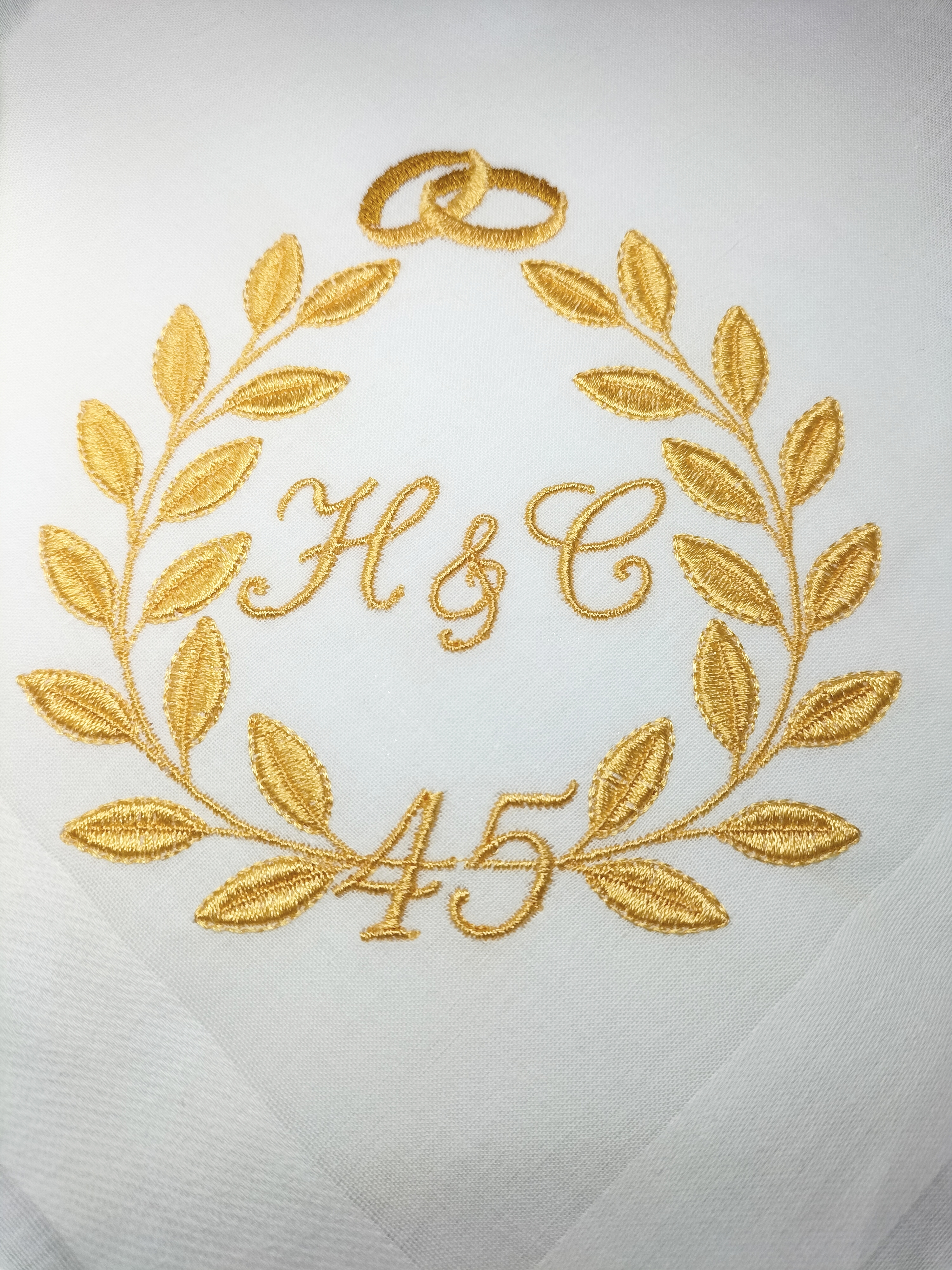 Luxe gepersonaliseerde zakdoeken met geborduurde initialen in geschenkdoos huwelijk