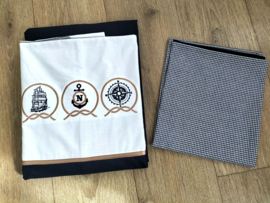 Dekbedovertrek  wit/ donkerblauw/ cognac maritiem en naam geborduurd 140 x 220 cm