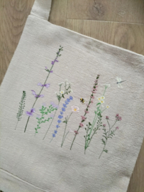 Linnen schort met geborduurde veldbloemen naturel/ licht beige stone washed
