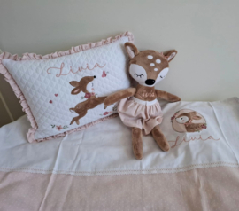 Knuffel hertje met geborduurde naam