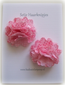 Haarknip roze bloem met witte stipjes (2 stuks)