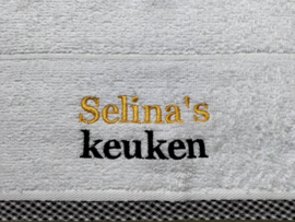 Cadeau bakpakket verjaardag keukendoek theedoek geborduurd naam