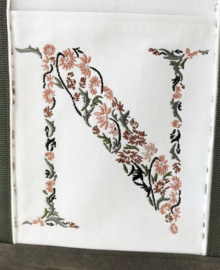 Boodschappen tas canvas met geborduurde bloemenletter initiaal mille fleurs
