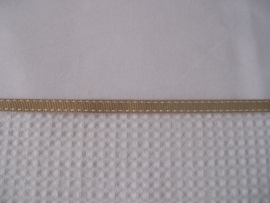 Wieglakentje wit met beige bandje 75 x 100 cm