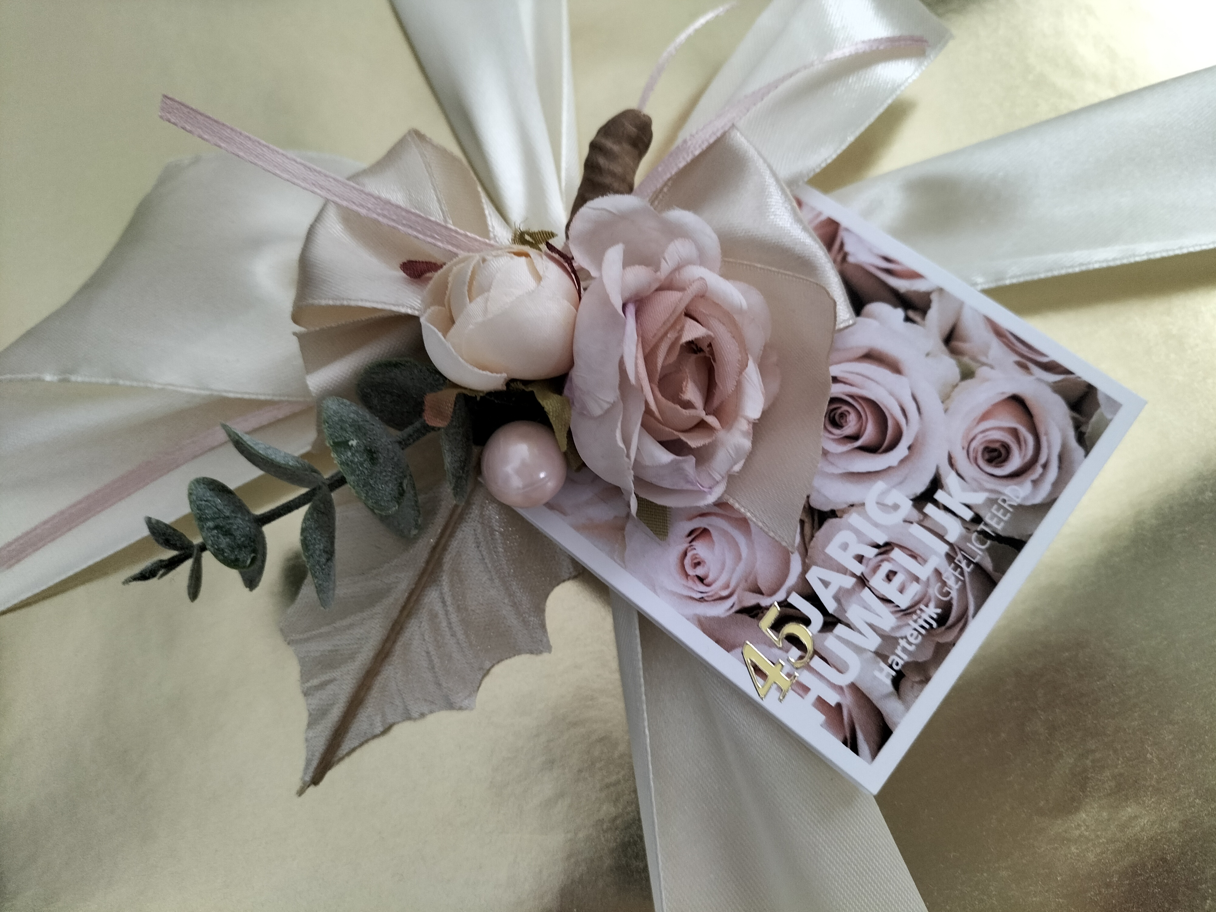 Handdoek wit huwelijksjubileum  45 jaar getrouwd