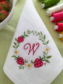 Cadeau bakpakket verjaardag aardbei servet linnen geborduurd letter