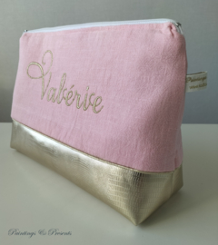 Toilettas goud kunstleer roze gewassen linnen met geborduurde naam