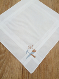 Geborduurde zakdoek wit met  hamer/ zaag en initialen/ letter