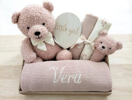 Cadeaupakket wild rose teddybeer  hydrofiel geborduurd met naam Jollein
