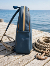 Rugzak jongens nautisch marineblauw kunstleer met geborduurde naam