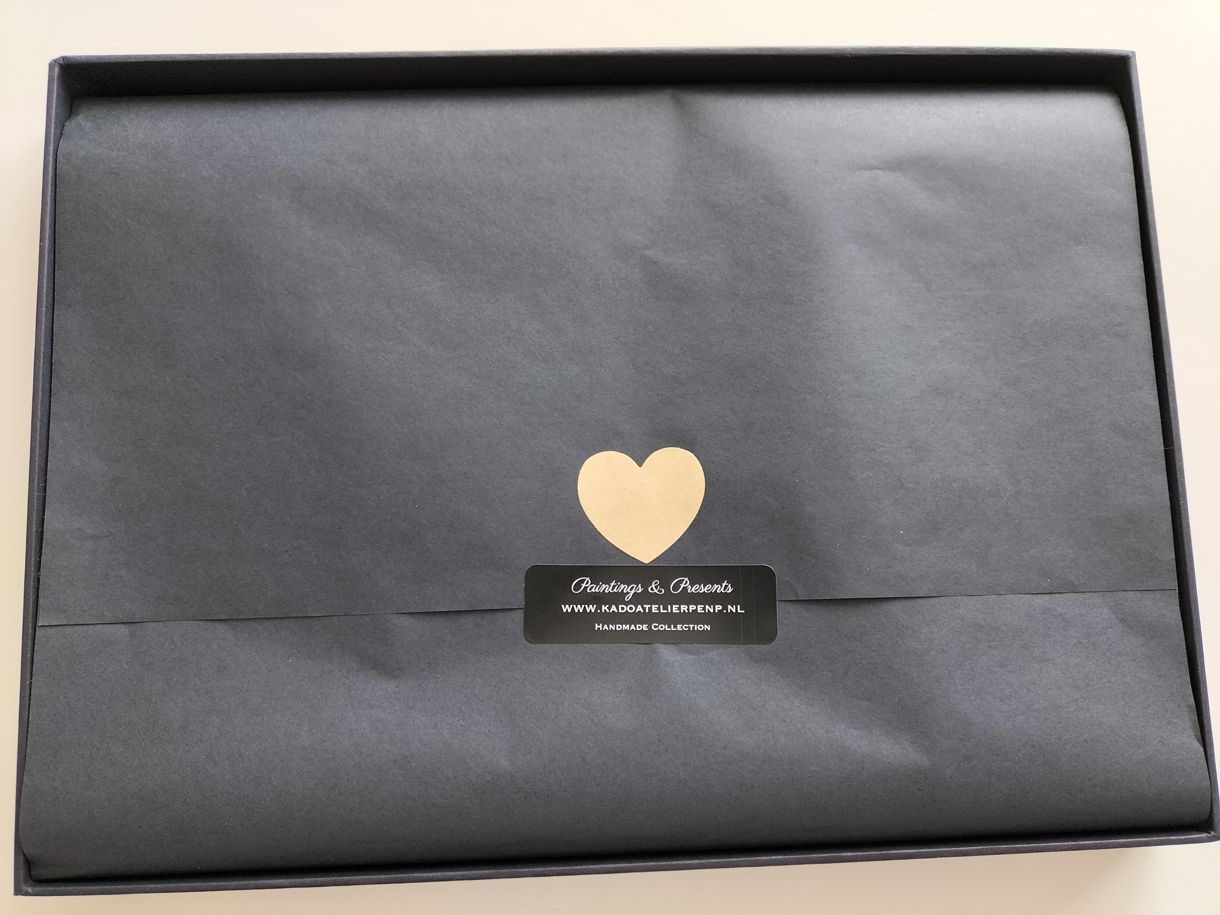 Luxe gepersonaliseerde zakdoeken met geborduurde initialen in geschenkdoos huwelijk