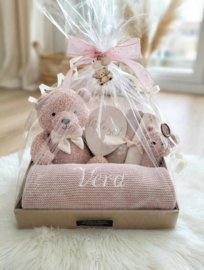 Cadeaupakket wild rose teddybeer  hydrofiel geborduurd met naam Jollein
