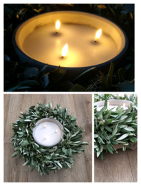 Krans eucalyptus, tijm, steeneik en olijfblad met led kaars outdoor grijs/wit