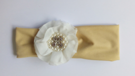 Haarband beige met off white bloem met parels/strass