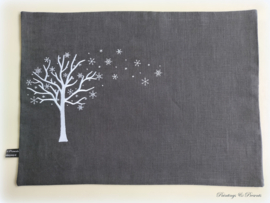Landelijke linnen antraciet placemat 'besneeuwde boom kristallen' gepersonaliseerd geborduurd