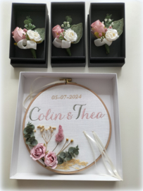 Herencorsage in luxe zwart geschenkdoosje geborduurd gepersonaliseerd blad