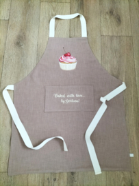Keukenschort cognac stone washed linnen geborduurde, gepersonaliseerde naam en cupcake