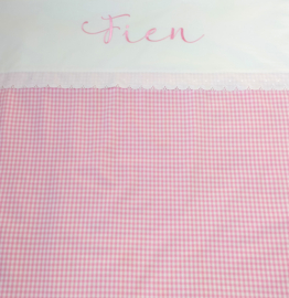 Dekbedovertrek  roze wit ruitje met broderie en geborduurde naam 140 x 200/220 cm