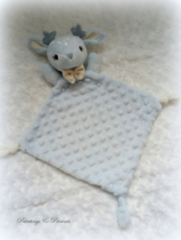 Knuffeldoekje hertje licht blauw/ oud blauw met naam geborduurd gepersonaliseerd