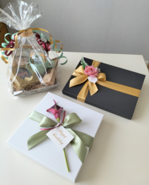 Cadeaupakket op maat: schort, zakdoeken en theeset