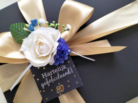 Luxe heren zakdoeken met borduring initiaal/ cijfer in geschenkdoos zwart