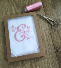 Geborduurde zakdoek wit met monogram initiaal 'leafs'