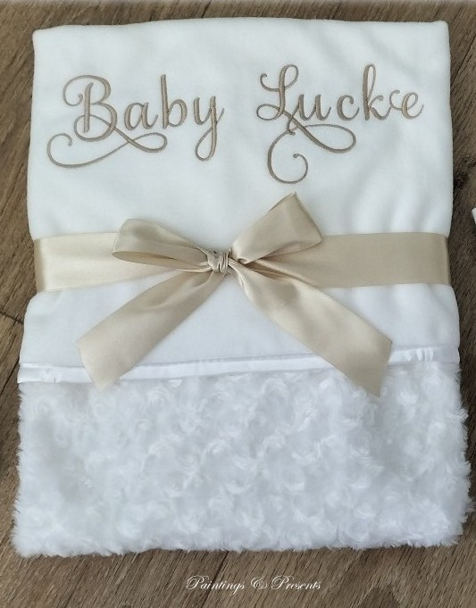 Babydeken wiegdeken wit met geborduurde naam (en datum) geboorte cadeau